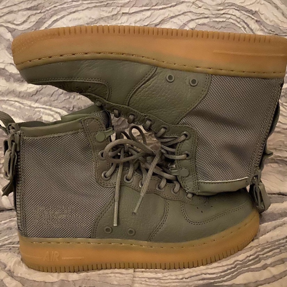 Air Force 1 High Top Sneakers